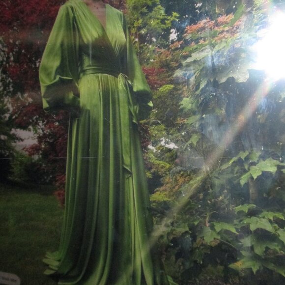 Catherine D'Lish Beverly Gown - Picture 11 of 11